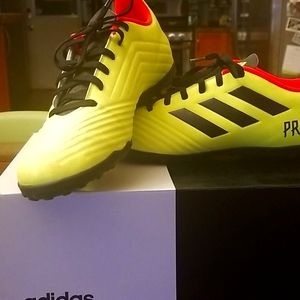 Mens indoor soccer shoes